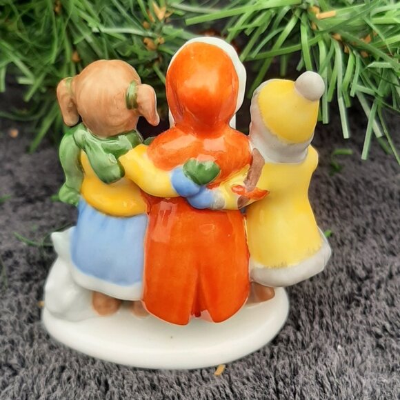 Hutschenreuther Porcelain Christmas 2.5" Figure Carolers Advent Singers - Picture 2 of 8